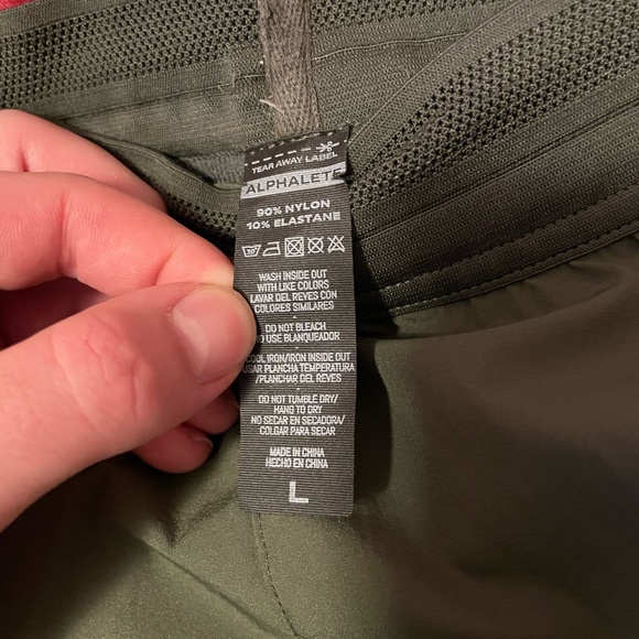 Alphalete Athletics Studio Short 6” inch Inseam - Picture 3 of 3